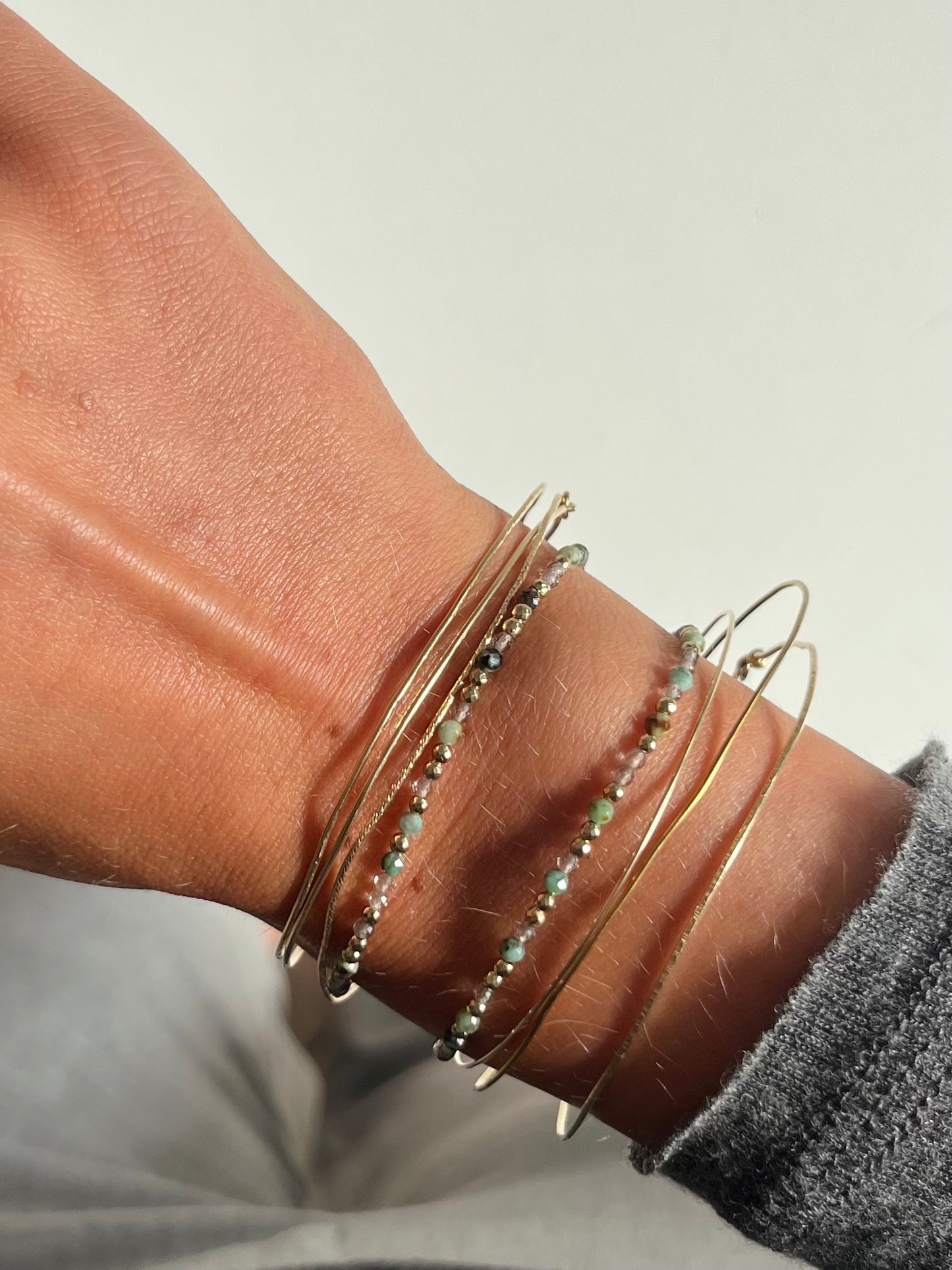 Bracelet en pierres fines - Turquoise, quartz et hématite