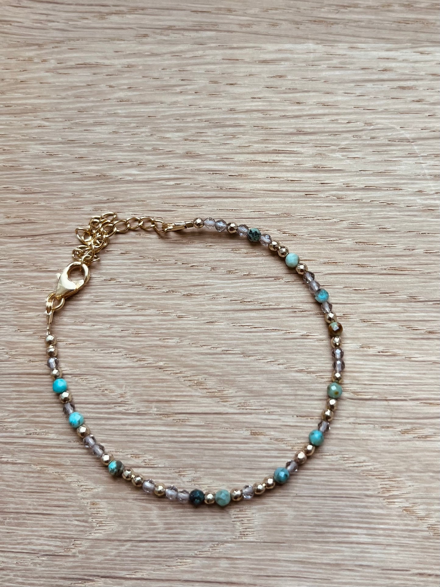 Bracelet en pierres fines - Turquoise, quartz et hématite