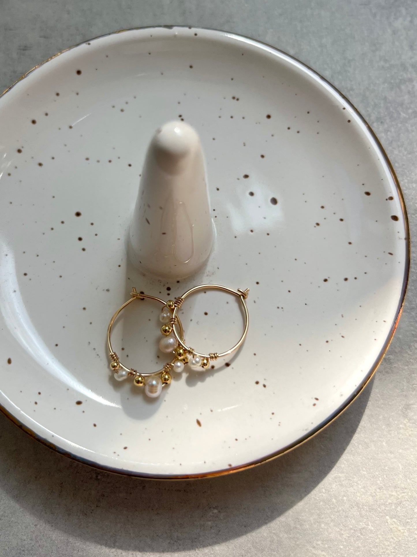 Petites créoles perlées - Perle d'eau douce