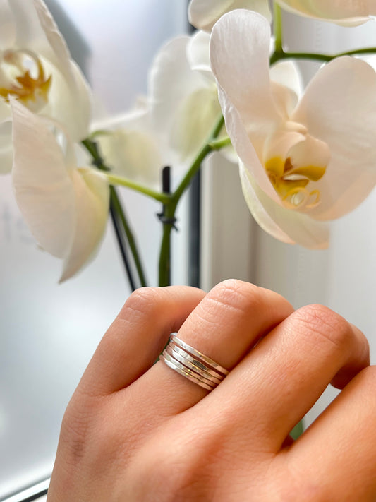 Sophie - Bague fine martelée en Argent
